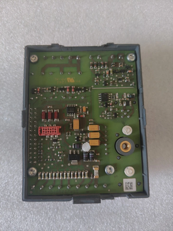 ABB UMC100 MOTOR CONTROLLER 230VAC 1A TESTED OK